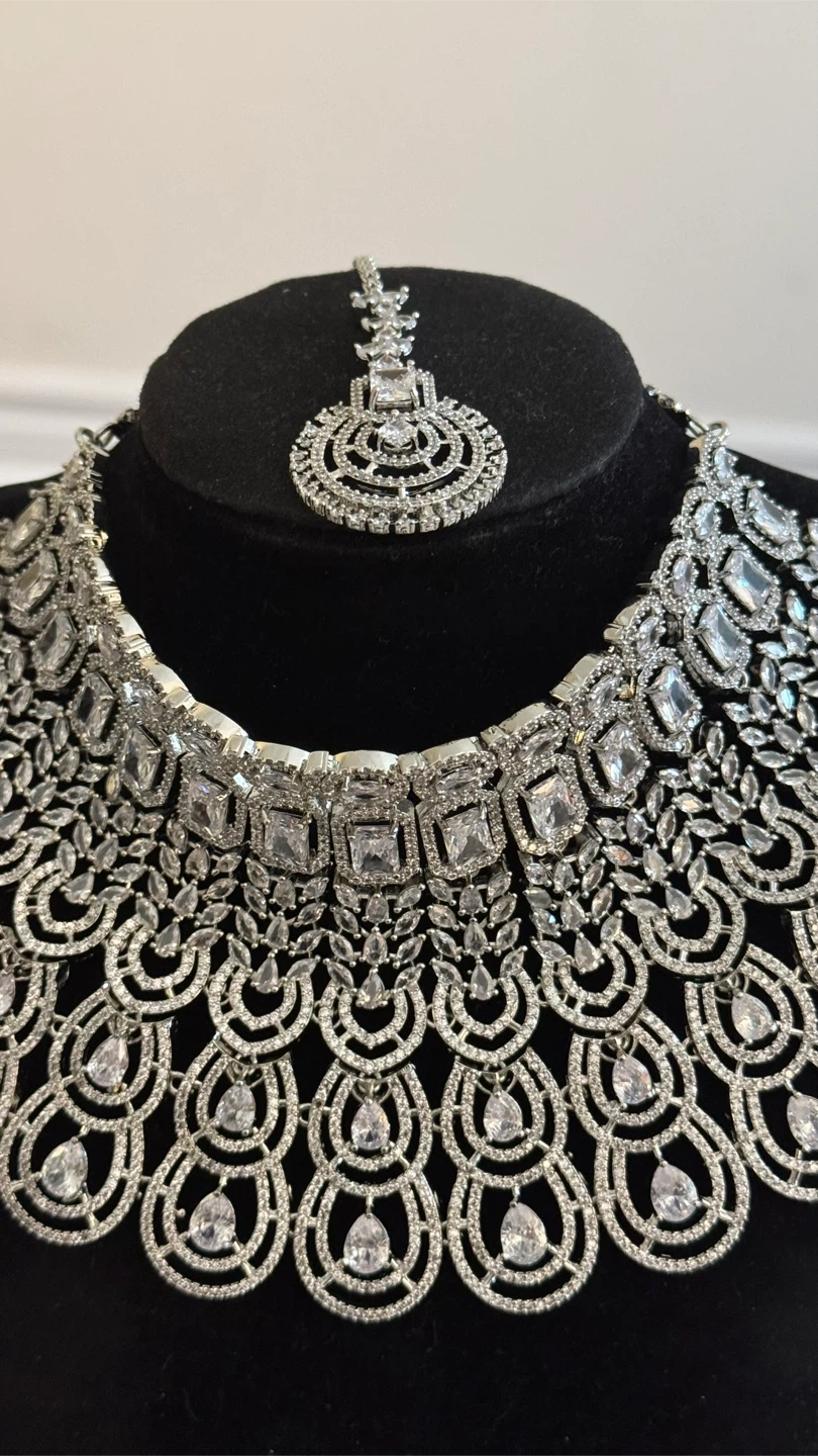 AD Bridal Necklace Set with Earrings and Tikka - photo 3