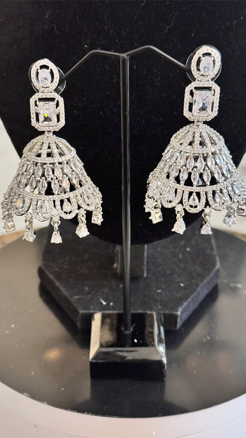 AD Bridal Necklace Set with Earrings and Tikka - photo 4