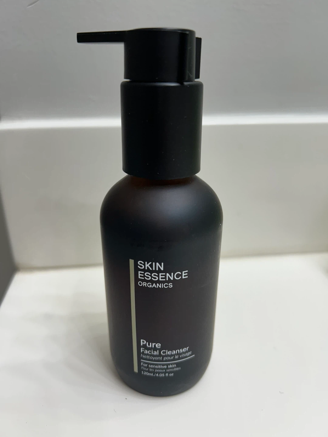 SKIN ESSENCE ORGANICS Pure Facial Cleanser 120mL