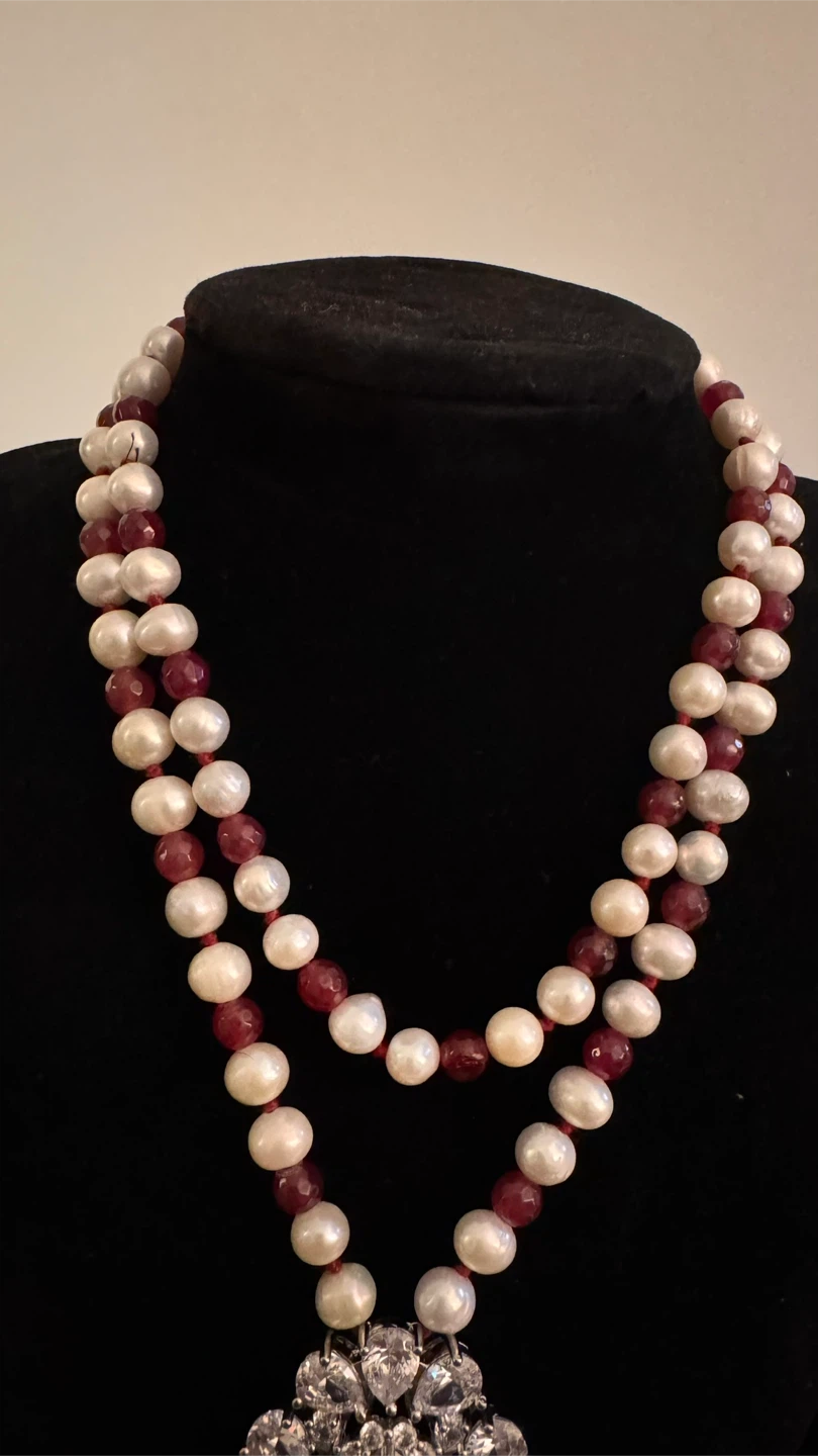 Tayani  pearl and ruby beaded necklace with statement pendant - photo 3