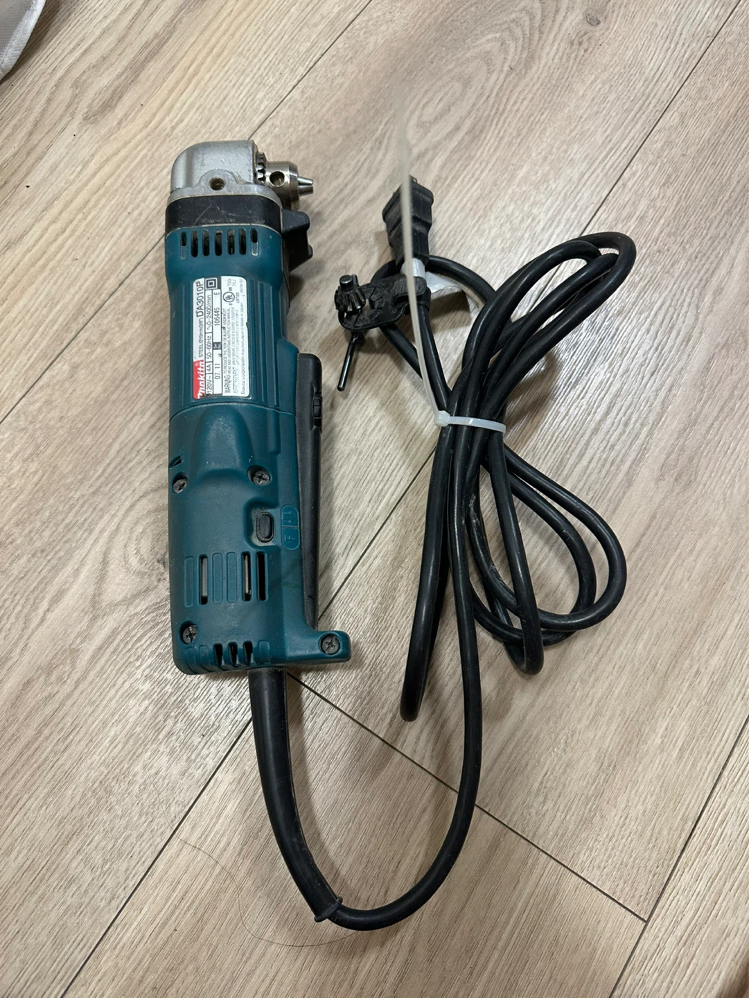Makita DA3010F 3/8" Right Angle Drill
