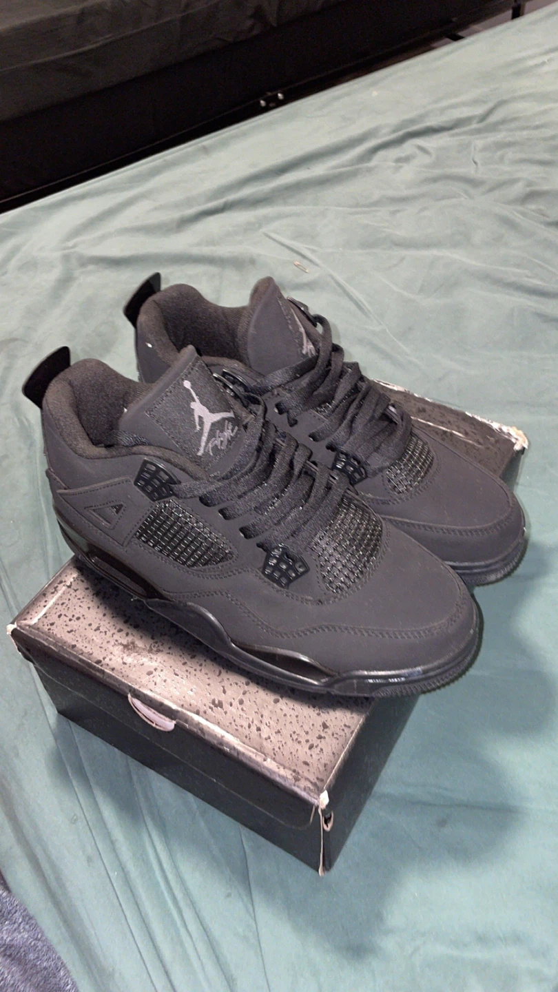 Air Jordan 4 "Black Cat"