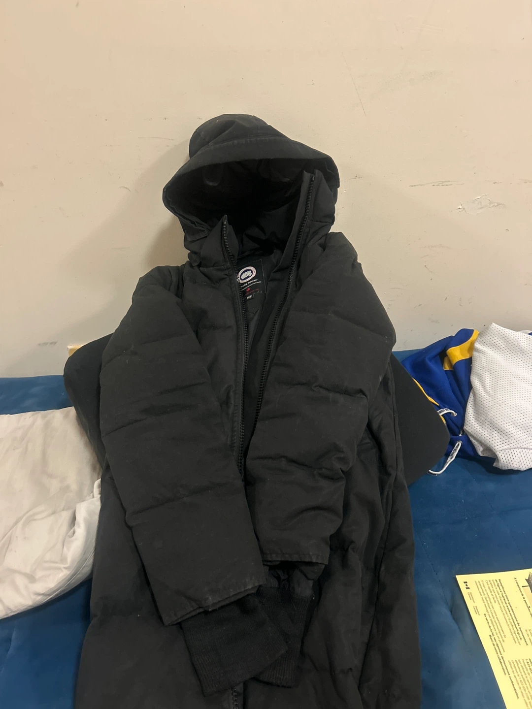 Canada Goose woman’s Black Down Parka Jacket - photo 2