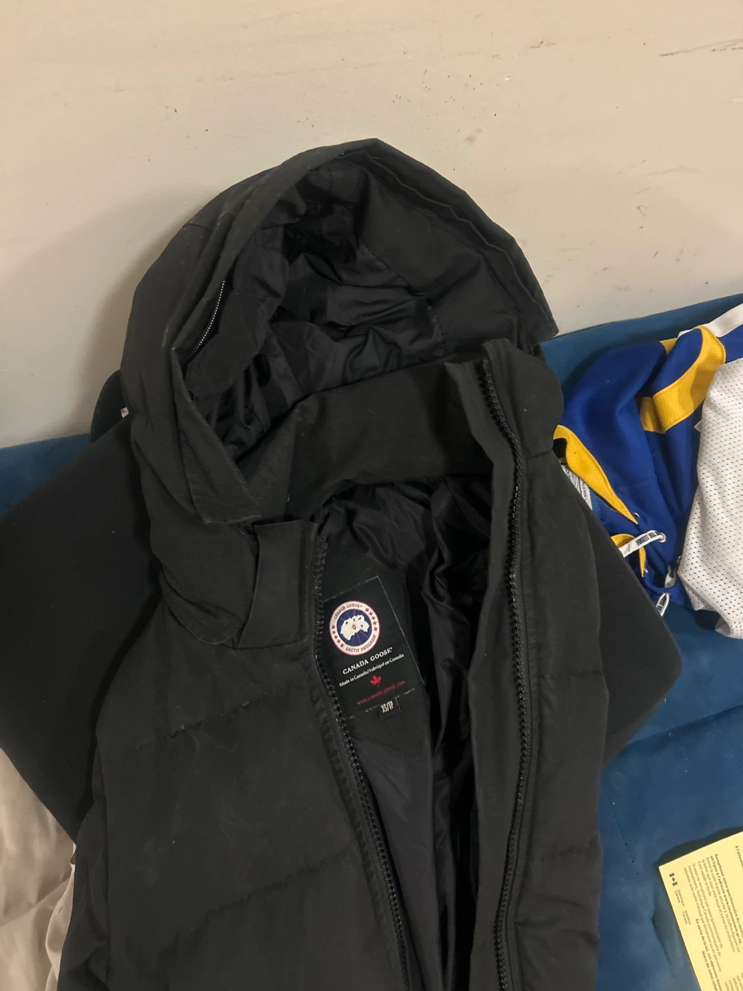 Canada Goose woman’s Black Down Parka Jacket - photo 4
