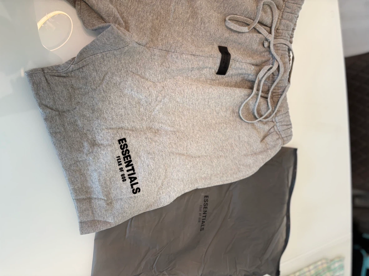 Essentials shorts - photo 2