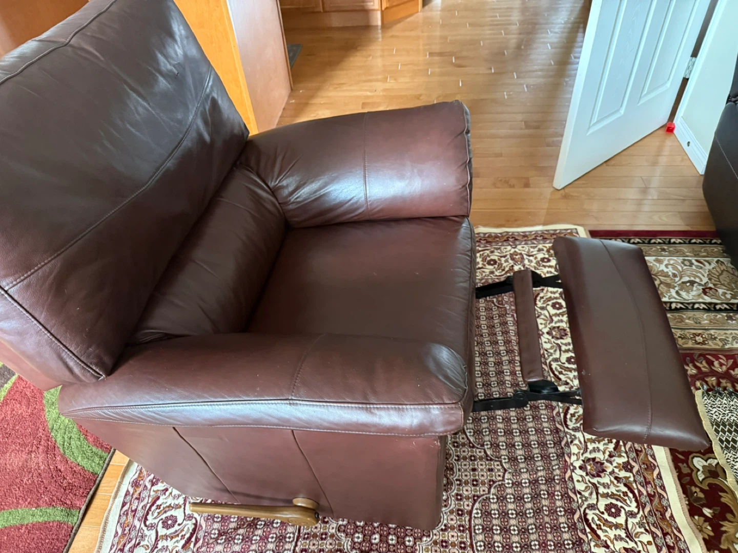 Brown Leather Recliner Chair lazyboy swivel rocker recliner - photo 4