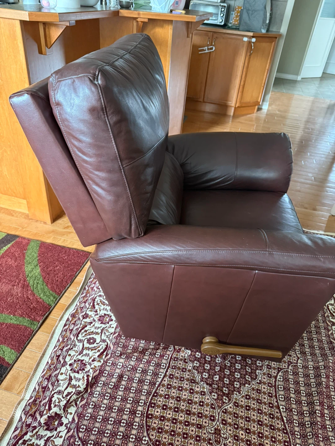 Brown Leather Recliner Chair lazyboy swivel rocker recliner - photo 3