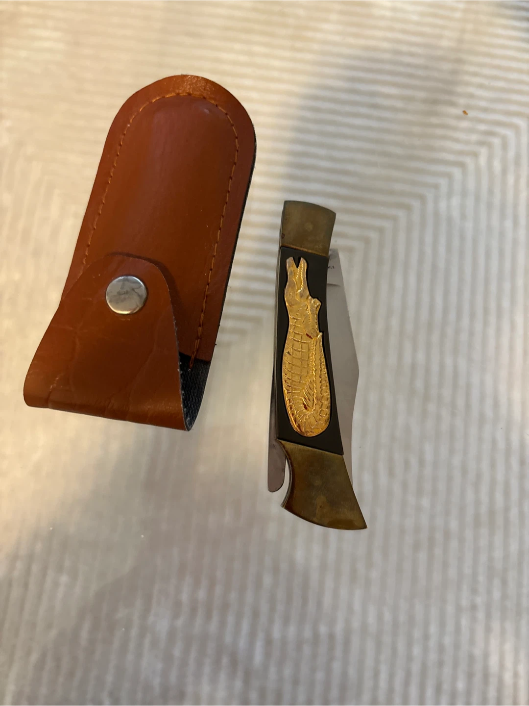Vintage Brass Alligator Folding Pocket Knife w/ Leather Sheath - photo 3