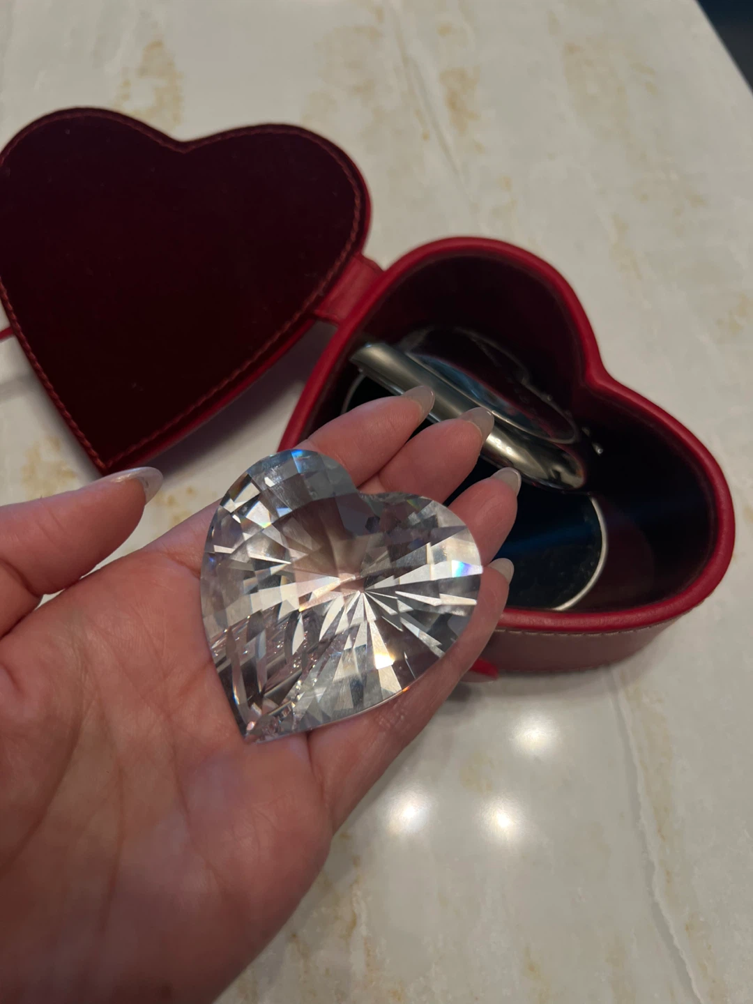 Swarovski Heart-Shaped Crystal Paperweight/figurine - photo 3