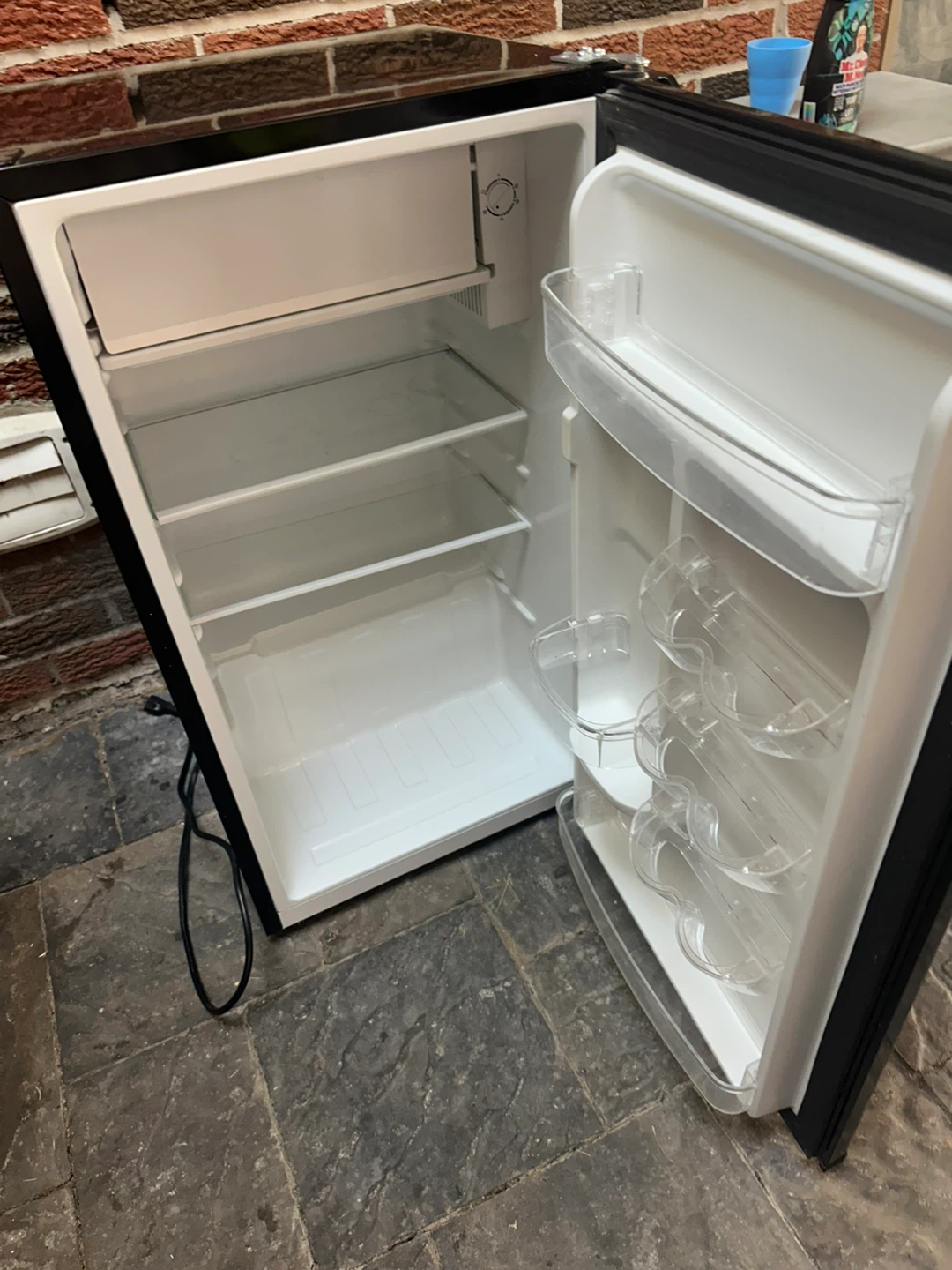 Hamilton Beach Black Mini Fridge - photo 2