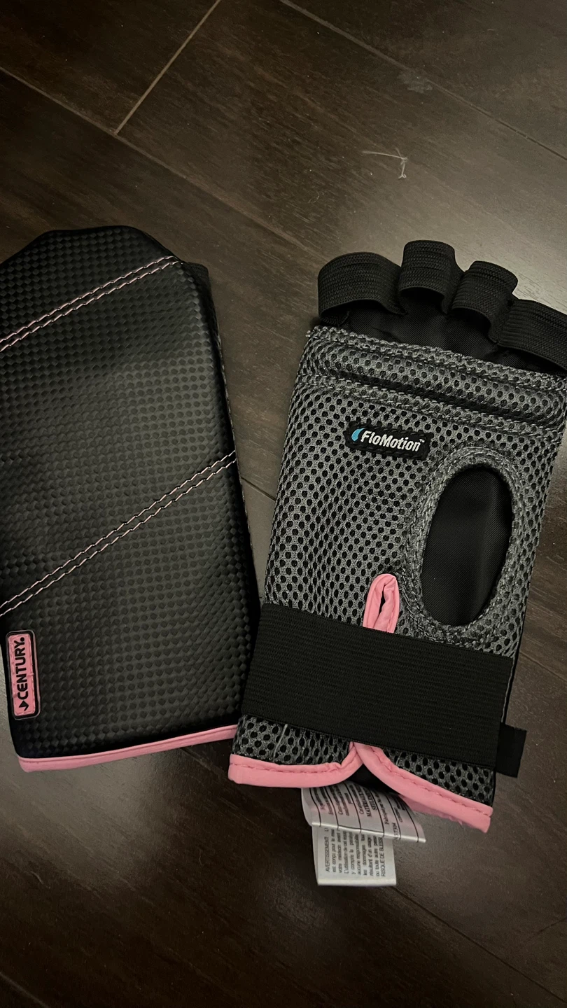FloMotion & Century boxing Gloves and Hand Wraps - photo 3