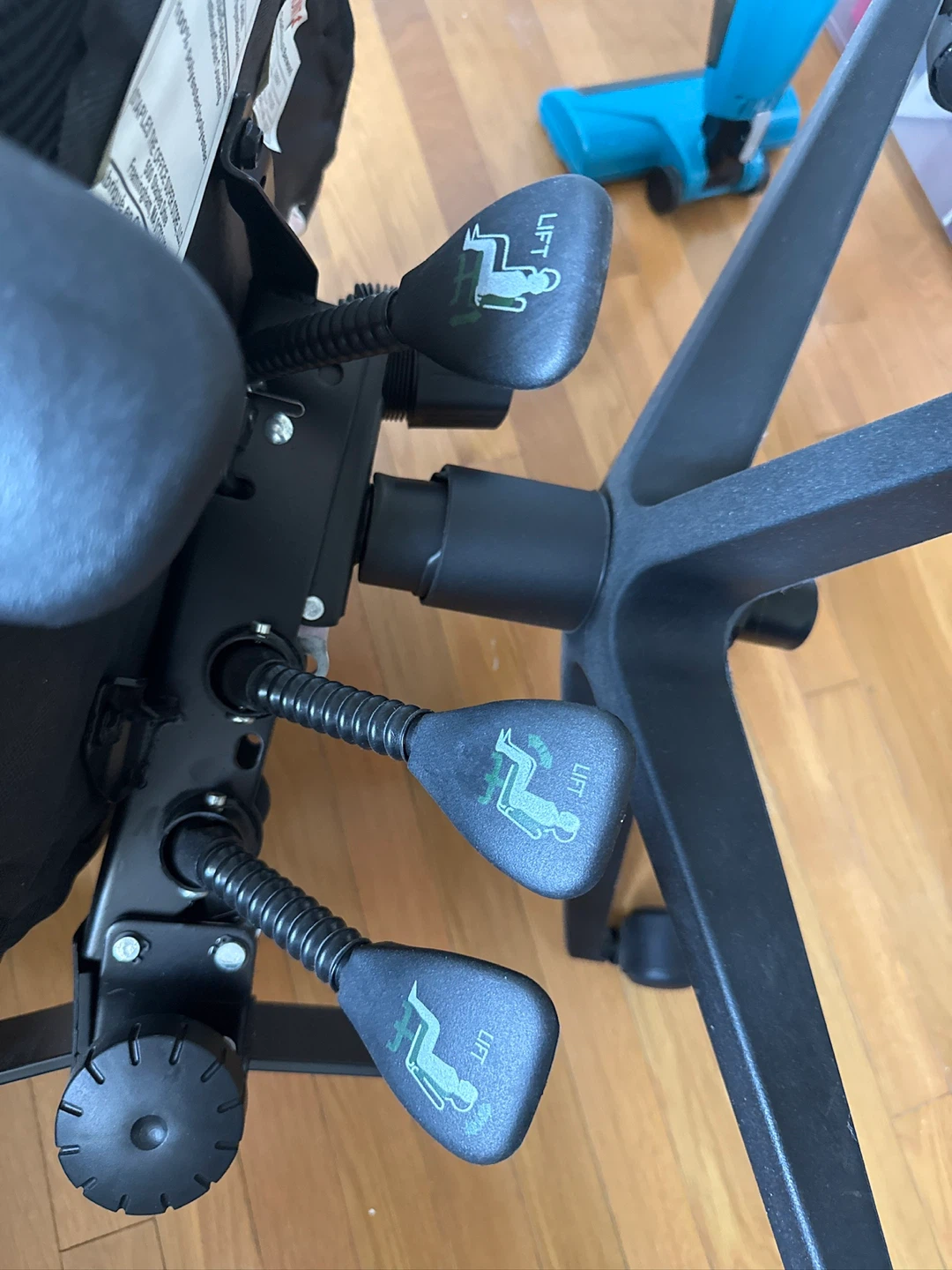 Black Mesh Office Chair - photo 3