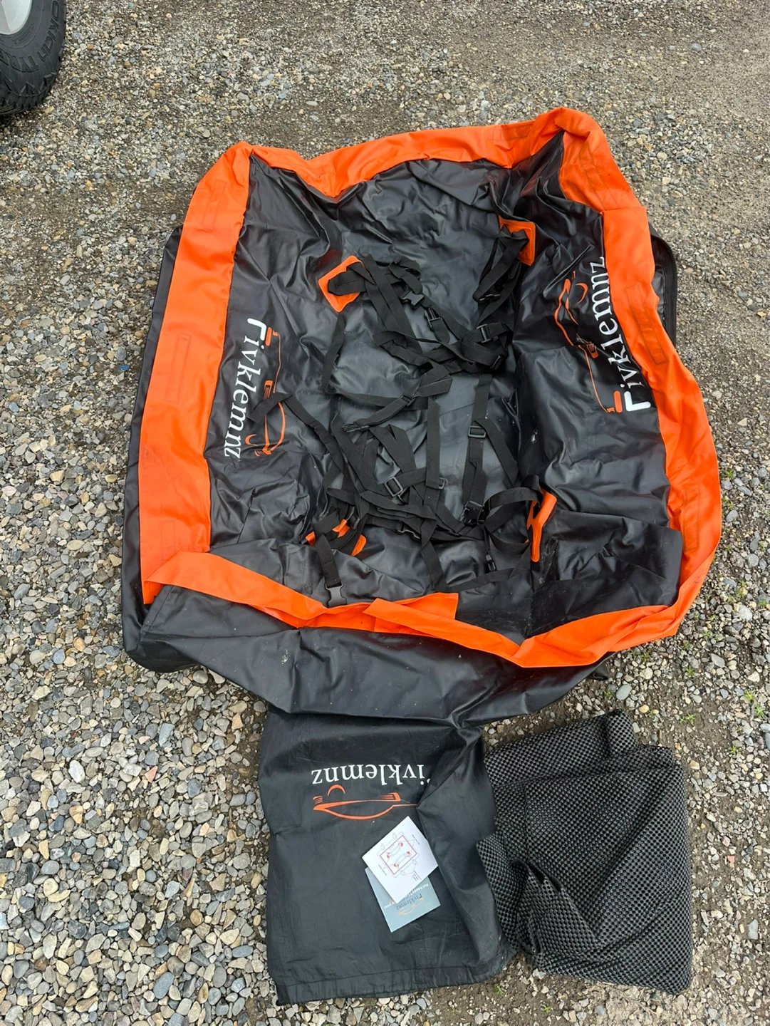 Rivklemz Rooftop Cargo Bag