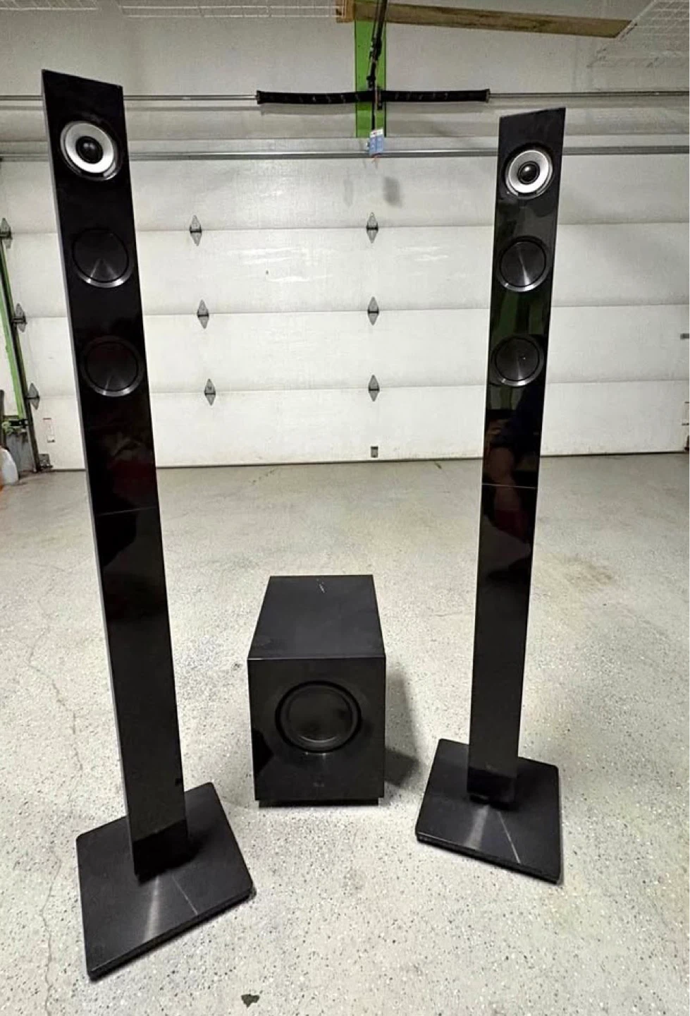 LG Black Tower Speakers with Subwoofer
