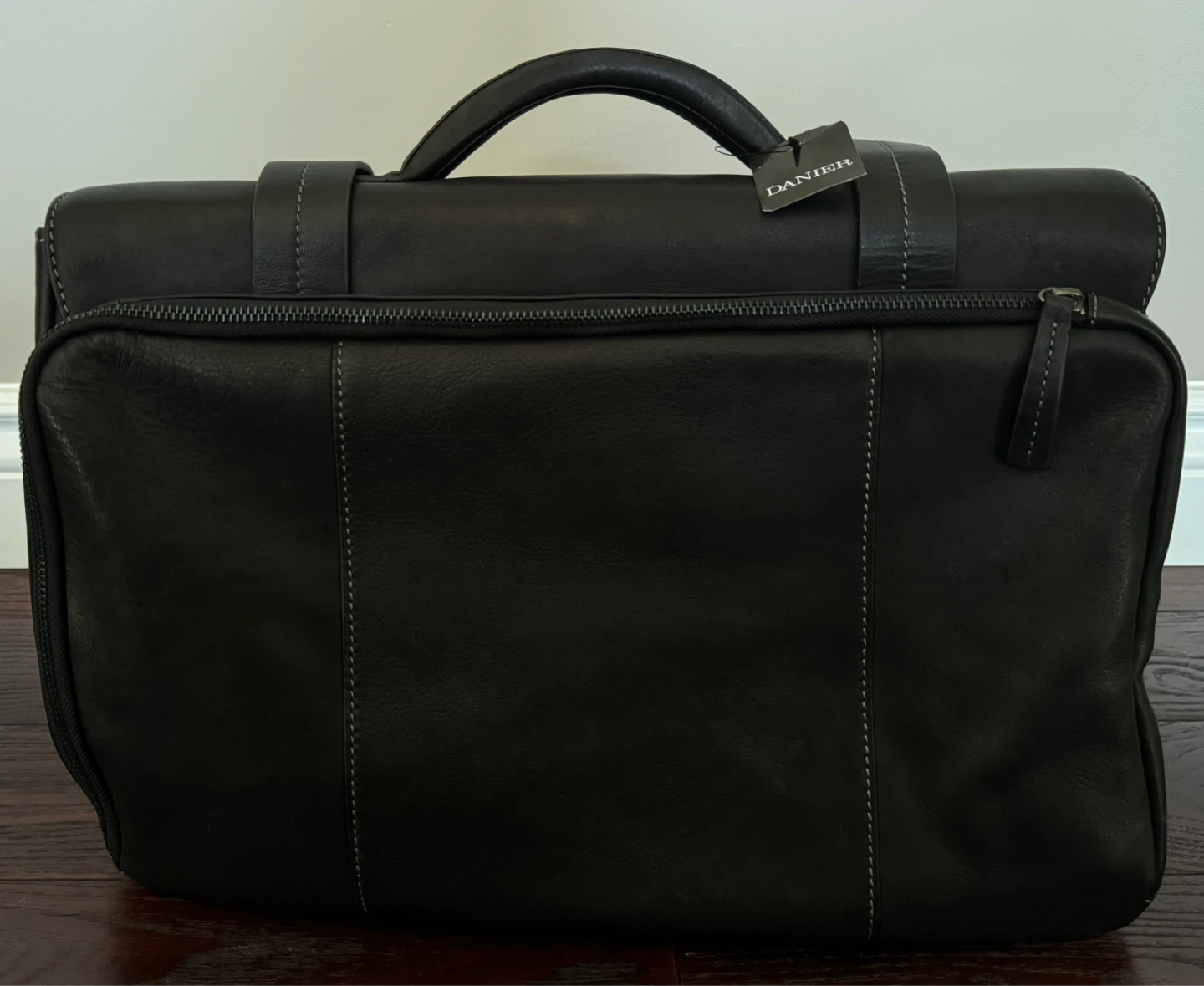 Brand New Danier Leather Bag - photo 2