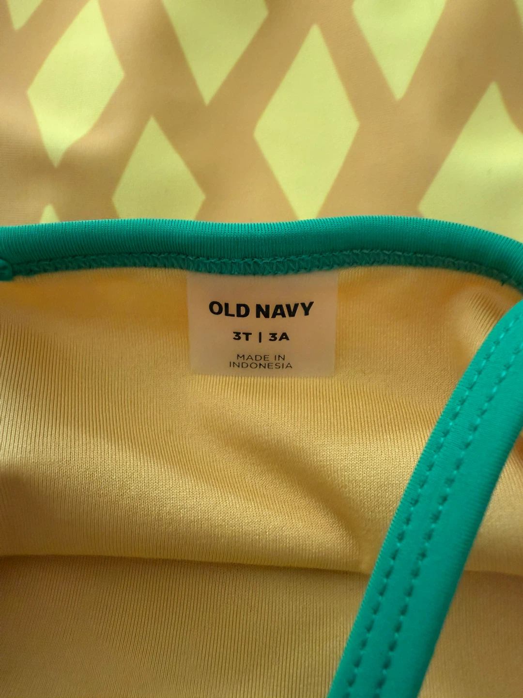 Old Navy Toddler Girls Pineapple Swimsuit Size 3T - photo 4