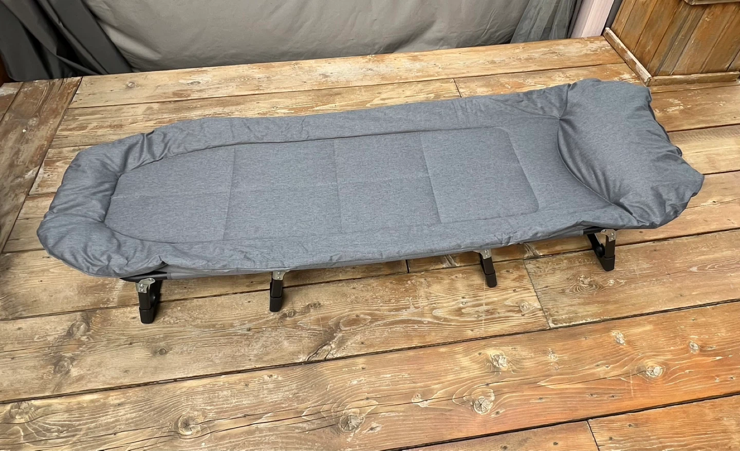 Leo IRis American Folding Bed - NEW