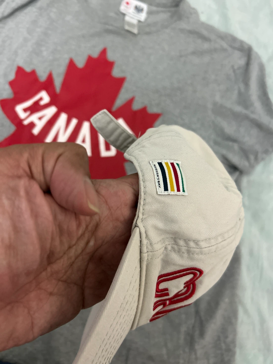 Hudson's Bay Canada T-Shirt and Cap - photo 4