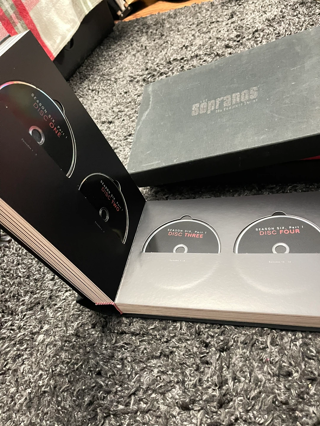 The Sopranos Complete Series Blu-ray Box Set - photo 4