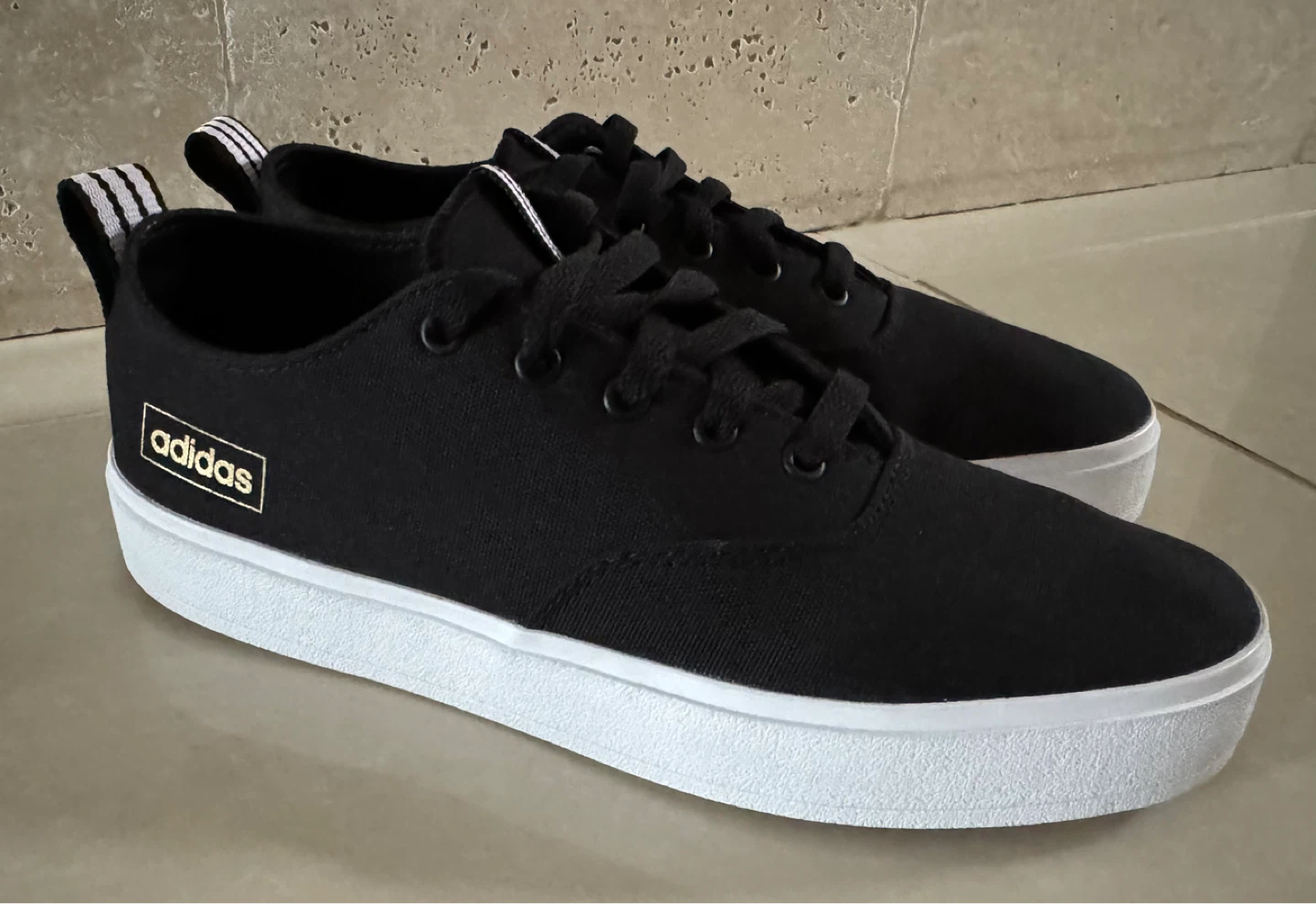 New Womens Adidas Broma Sneakers - photo 2