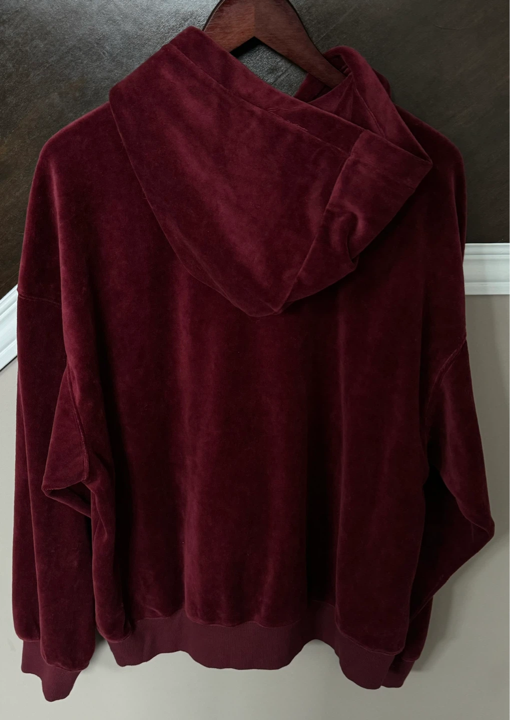 Brand New HM Velour Burgundy Hoodie - photo 2