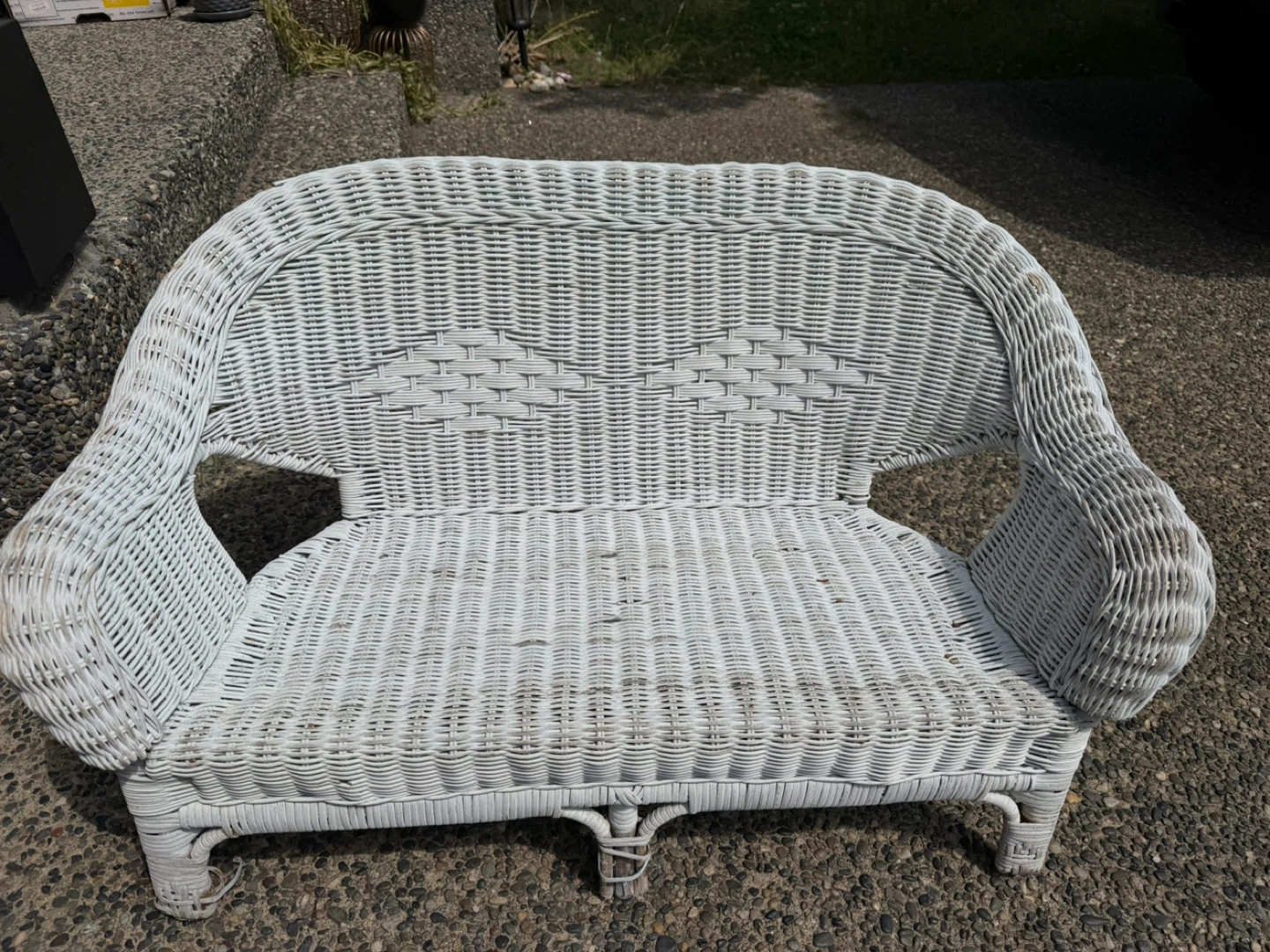 White Wicker Loveseat KIDS SIZE