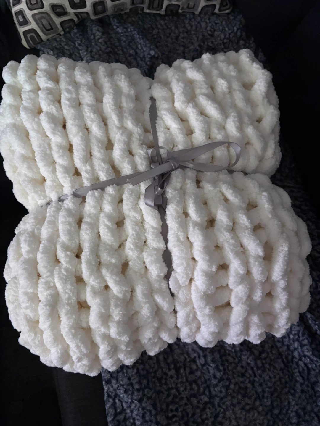Bigacogo Luxury Chenille Blanket
