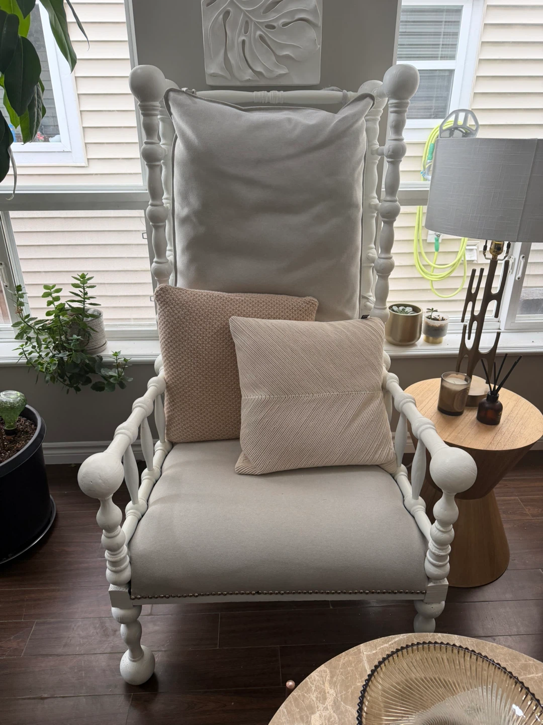 White Spindle Accent Chair - photo 4