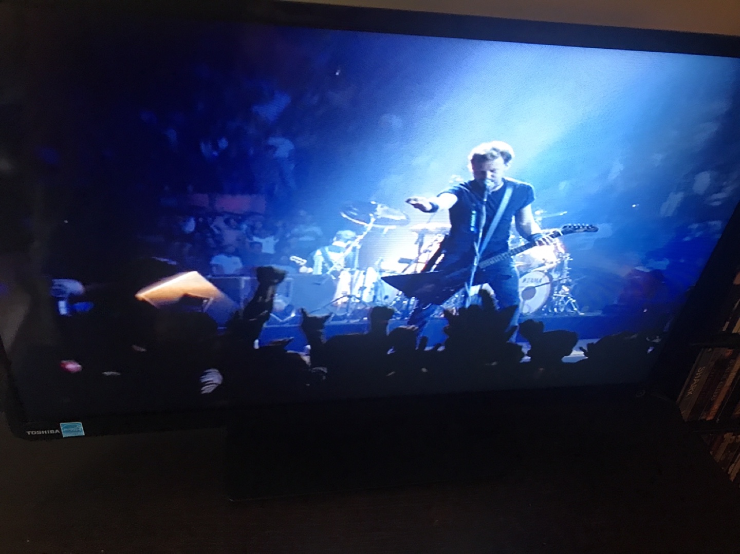 32" Toshiba LED TV (No Remote) - Works Perfectly