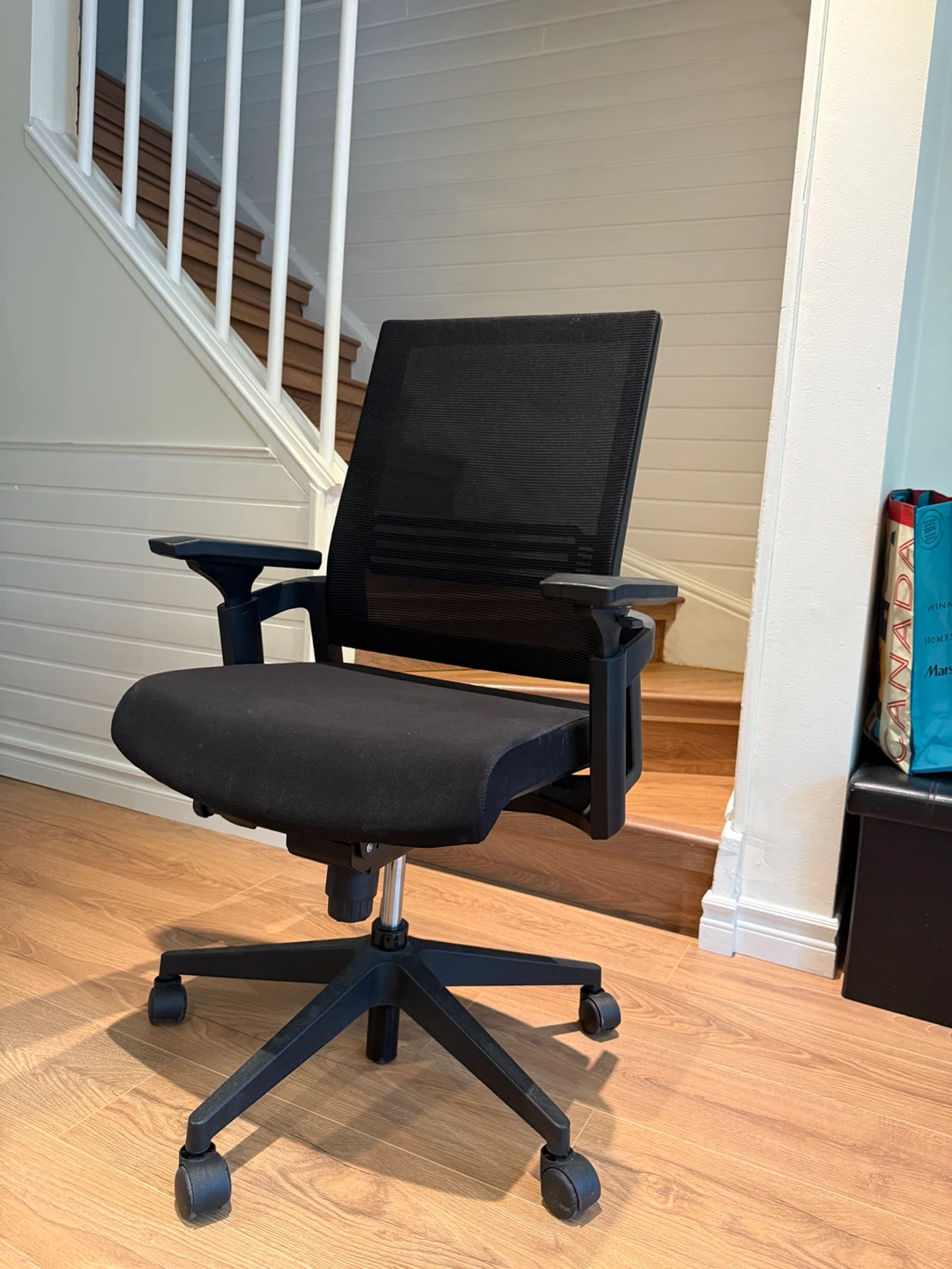 Black Mesh Office Chair - photo 4