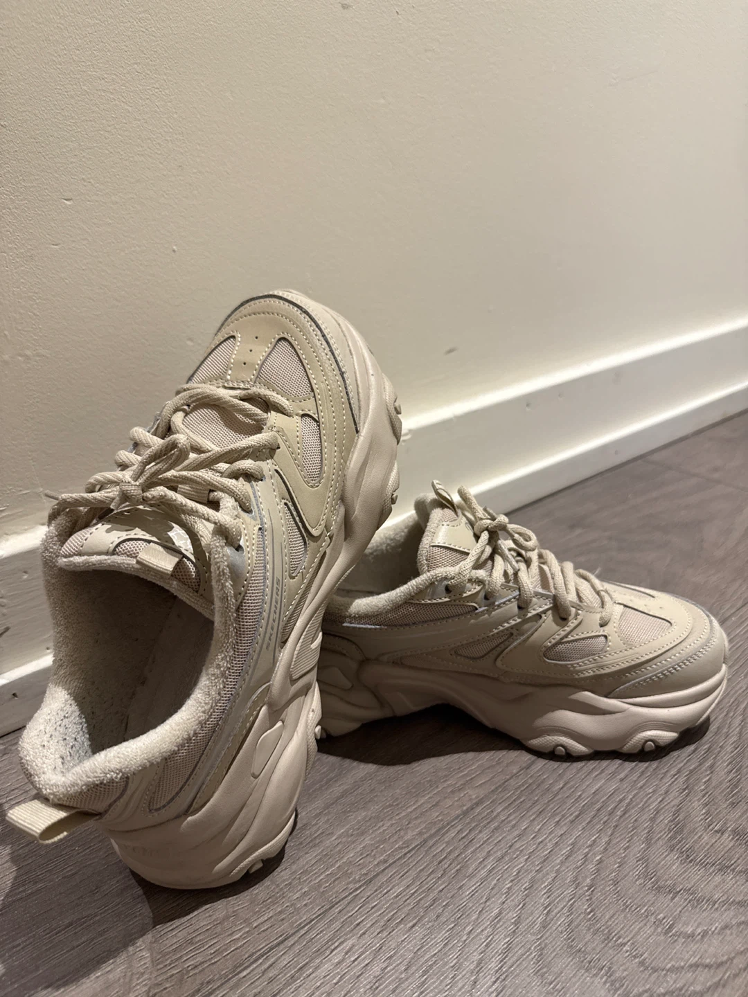 Skechers D'Lites Memory Foam Sneakers