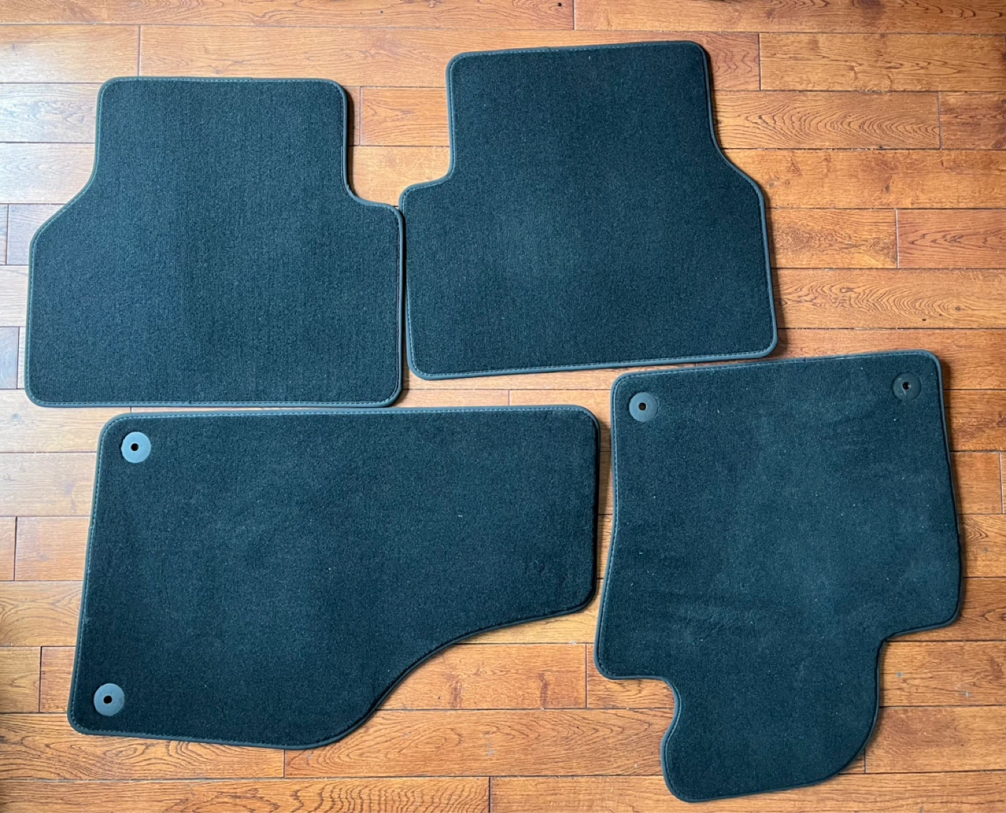 BN  Carpet Floor mats for 2009 VW TIGUAN Mats