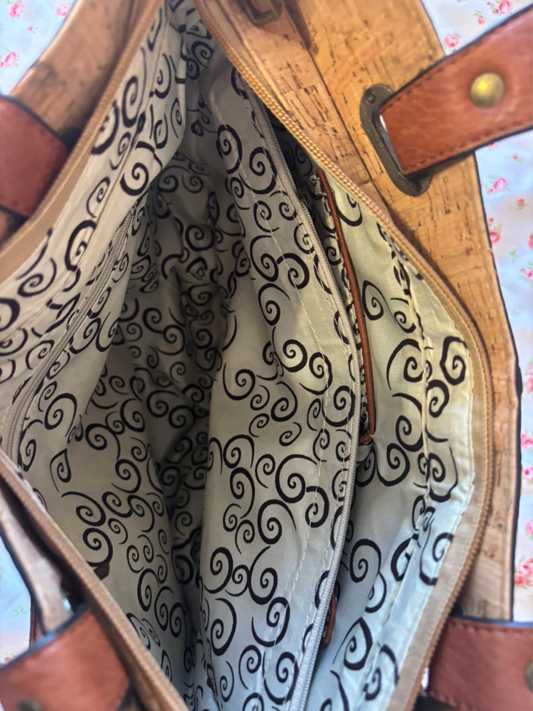 Cork and Faux Leather Purse - photo 5