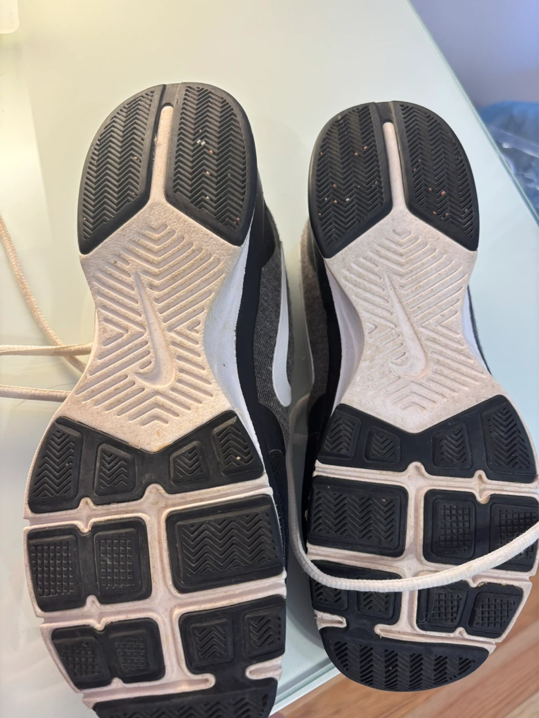 Women’s Grey and Black Nike Training Shoes - photo 4