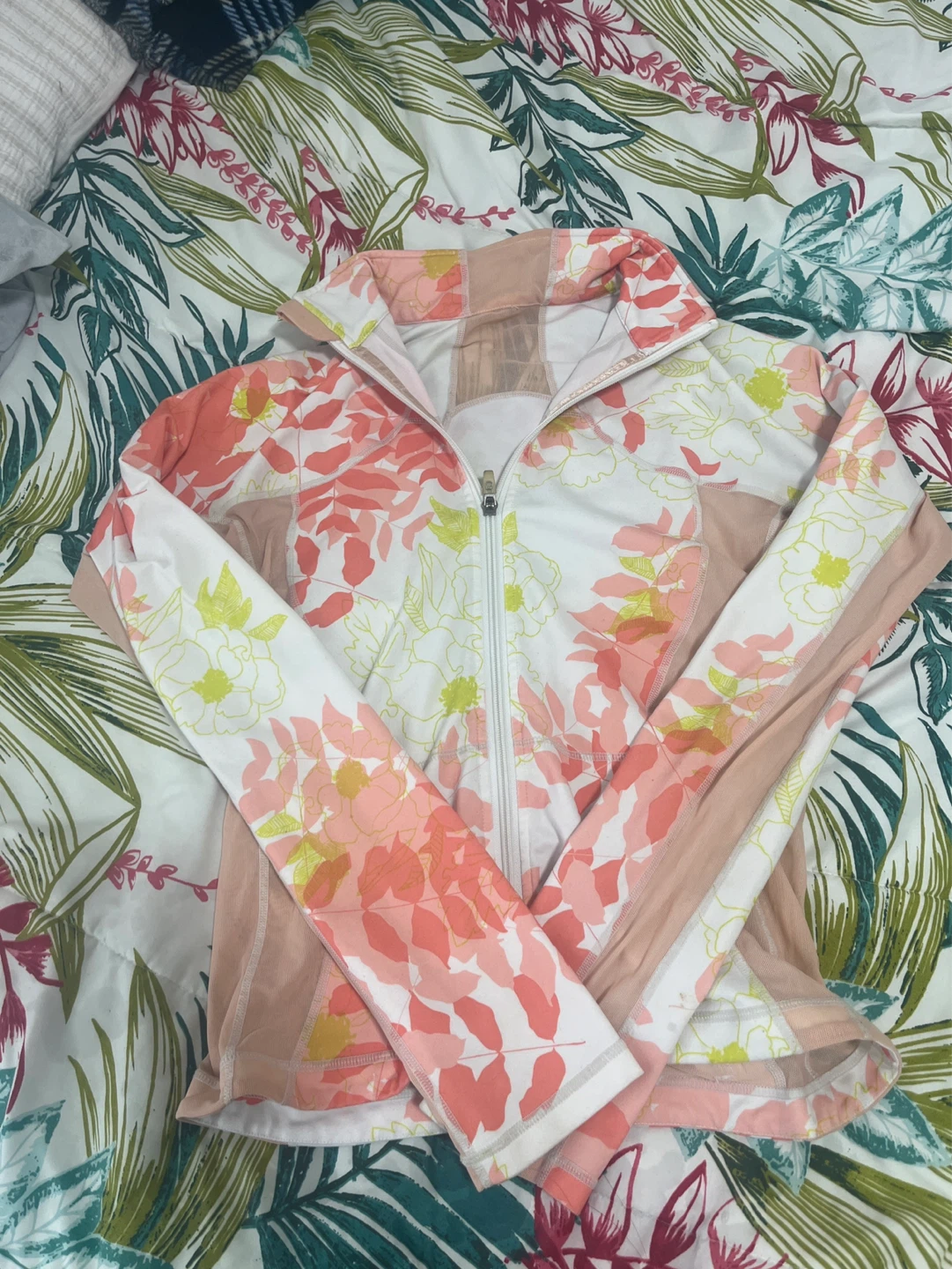 Lululemon size 4Floral Zip-Up Athletic Jacket - photo 2
