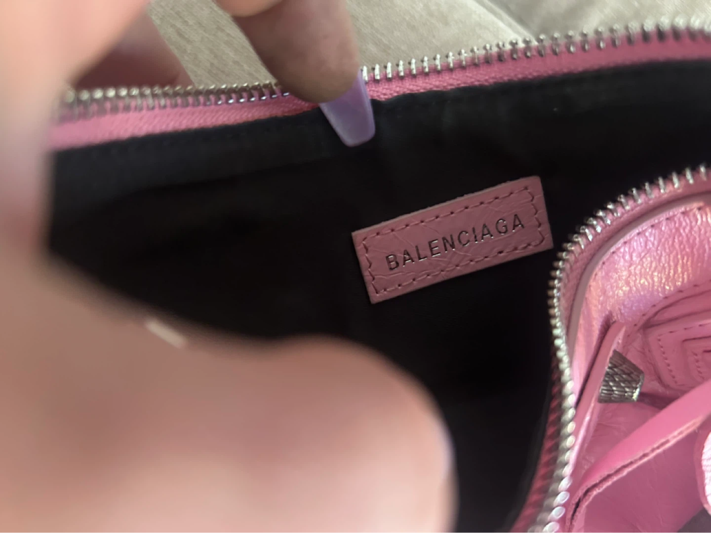Balenciaga Pink Leather Shoulder Bag with Card Holder - photo 4