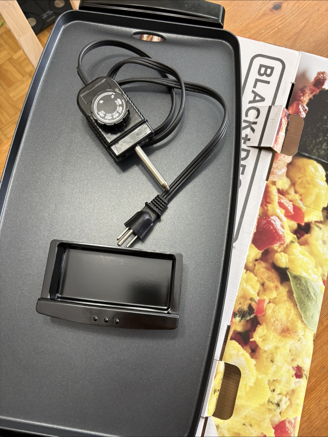 BLACK+DECKER Electric Griddle with Removable Temperature Probe