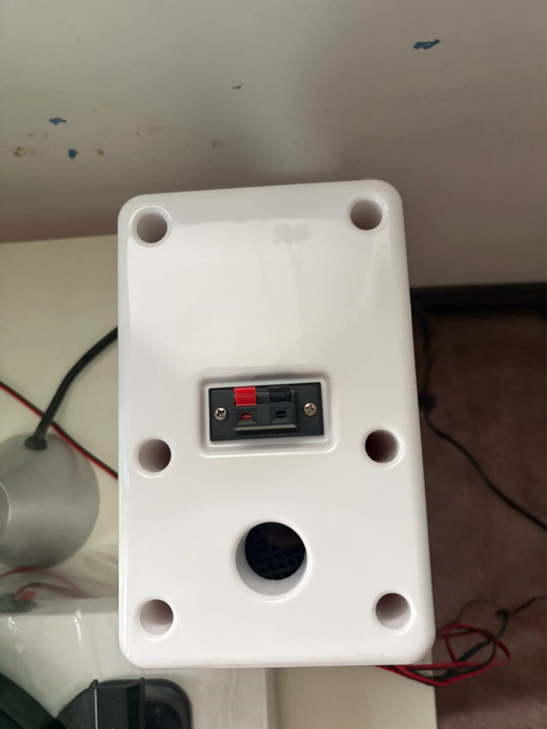 White Powered Bookshelf Speakers - photo 4