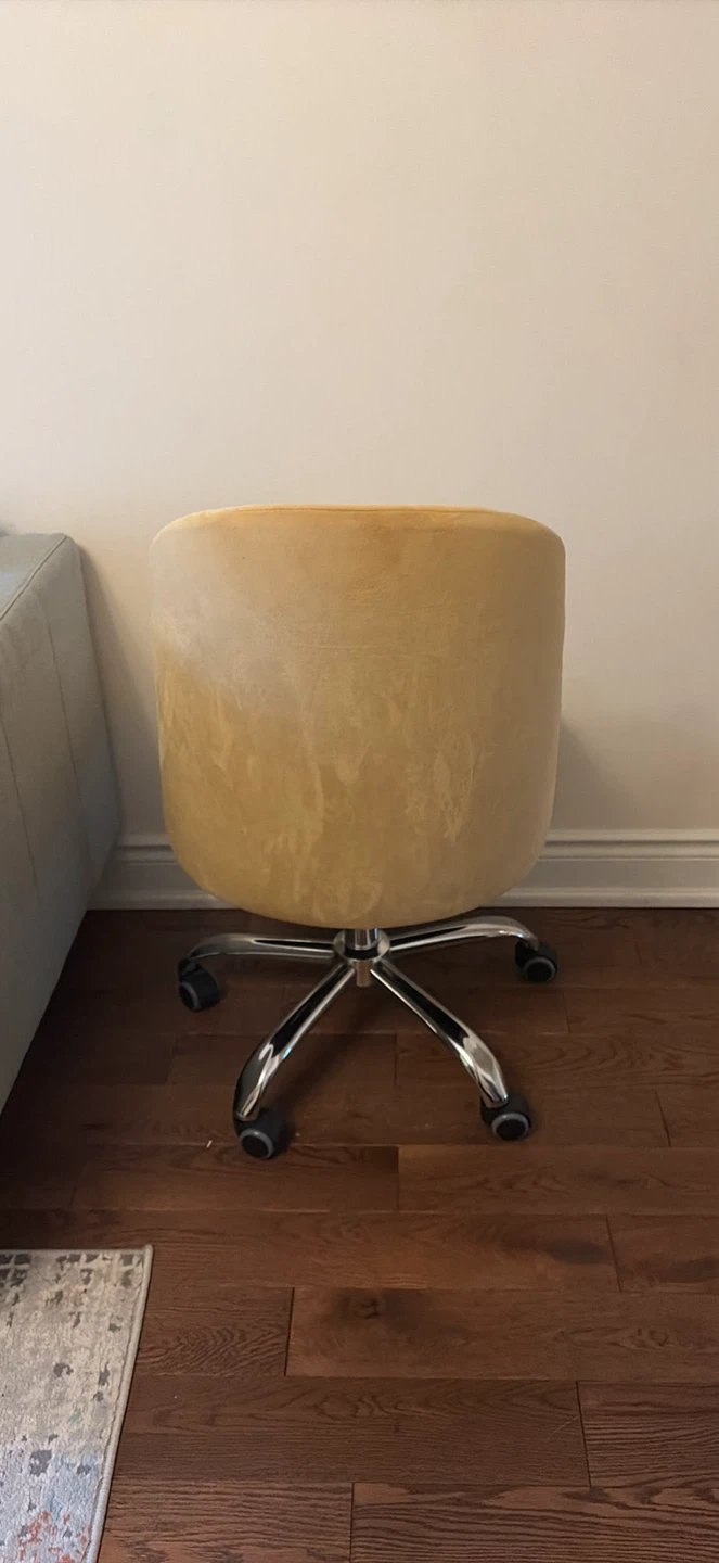 Yellow velvet desk chair on wheels - photo 3