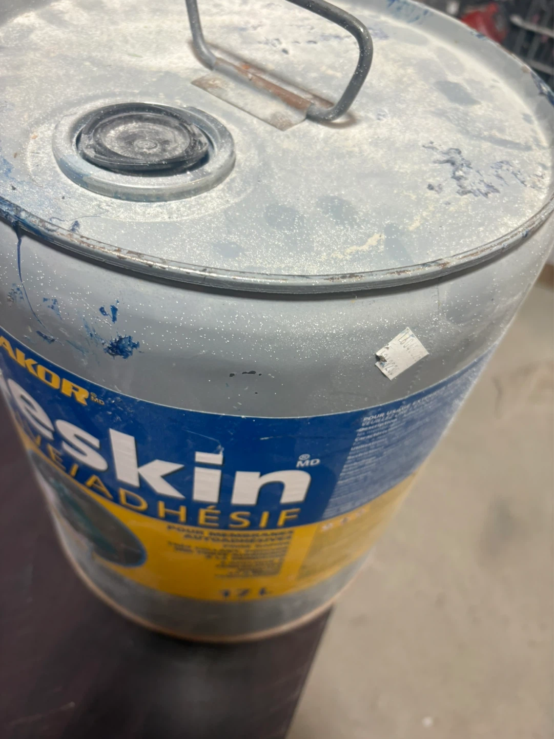 AKOR ESKIN ADHESIF Adhesive