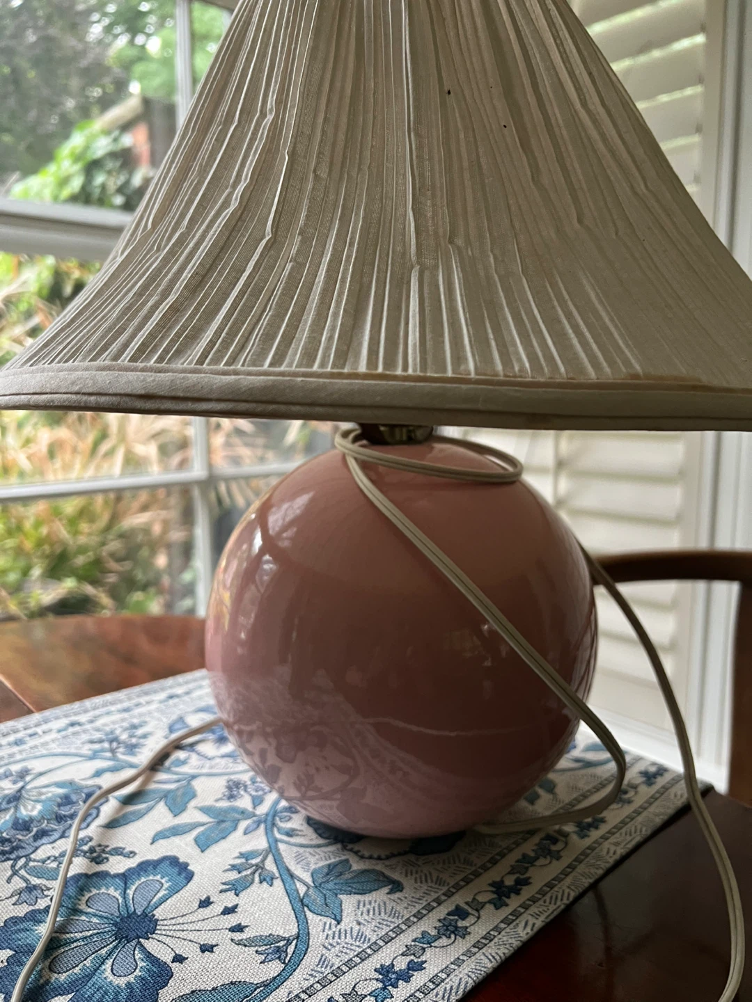 Pink Ceramic Ball Table Lamp