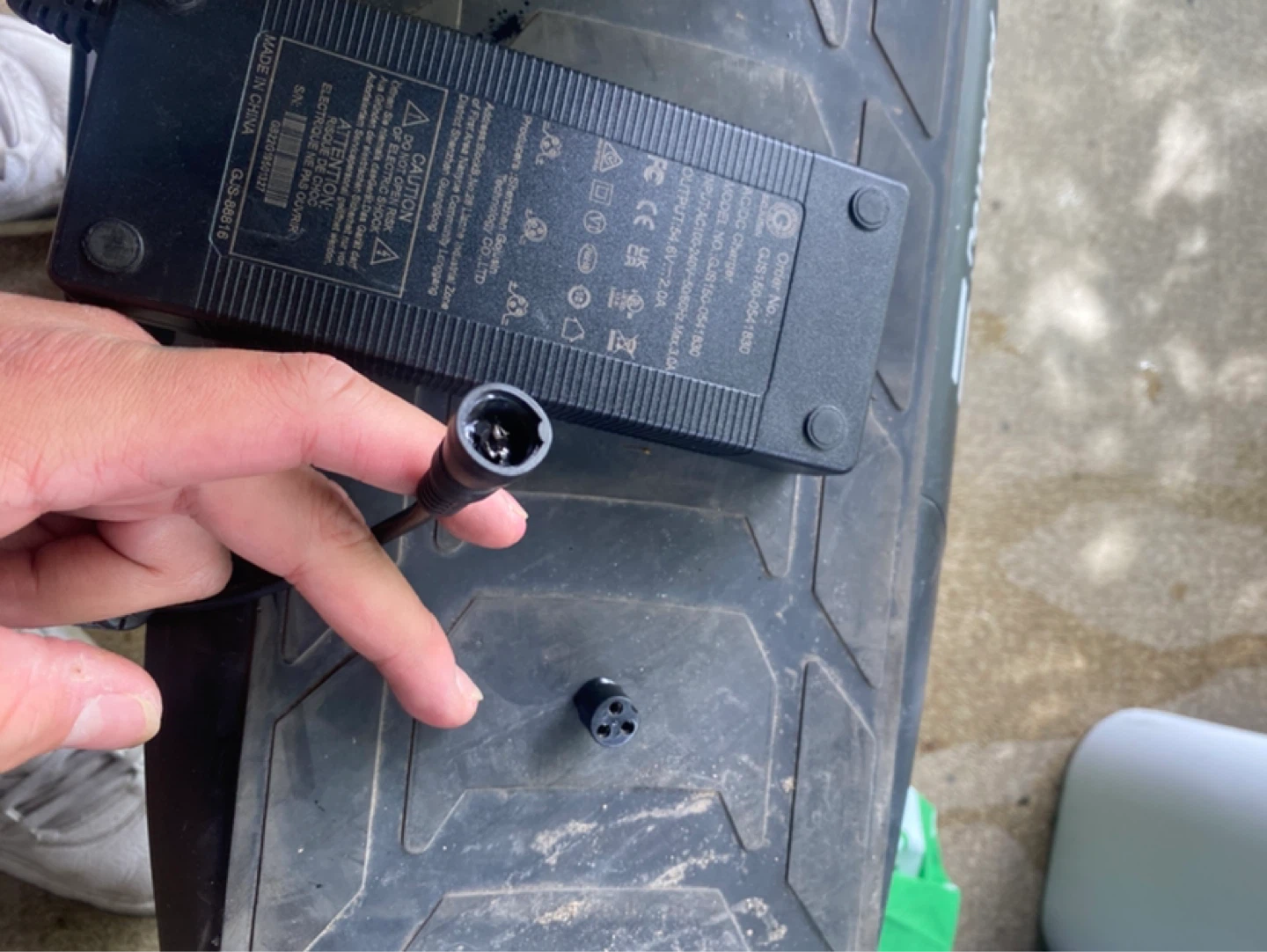 (Need will buy) 56v 2A circooter raptor charger - photo 2