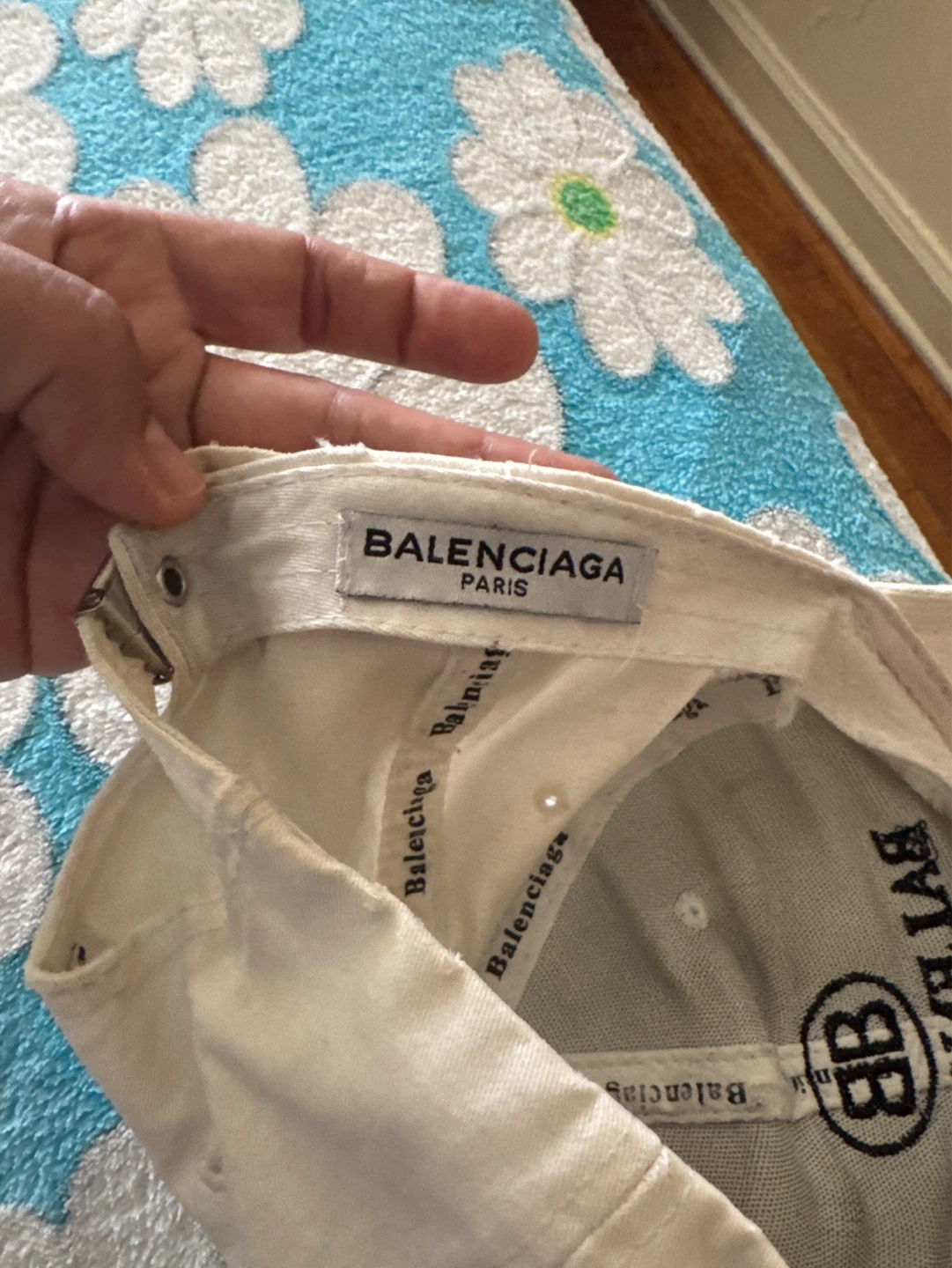 Balenciaga Mode White Distressed Baseball Cap - photo 3