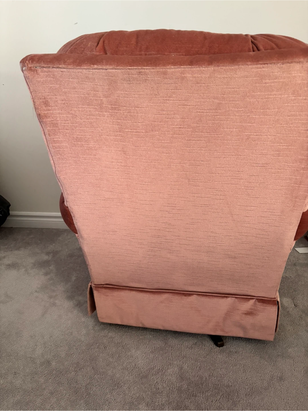Vintage Pink Velour swivel Armchair - photo 3