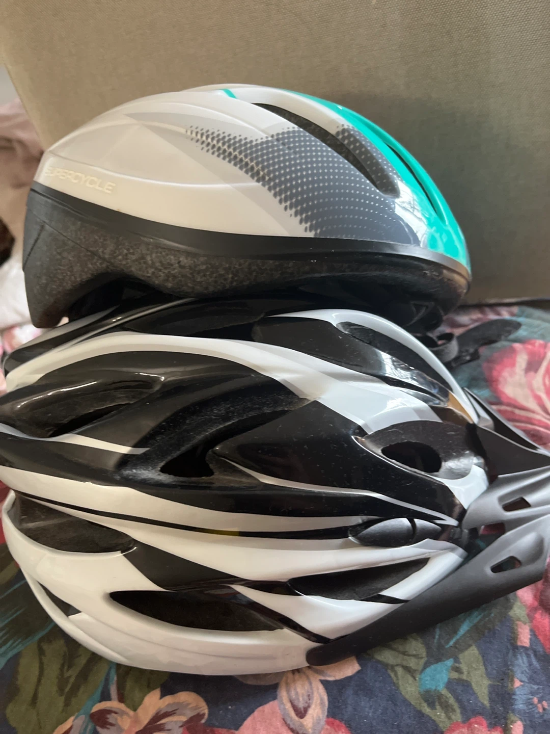 2 supercycle Bicycle Helmets