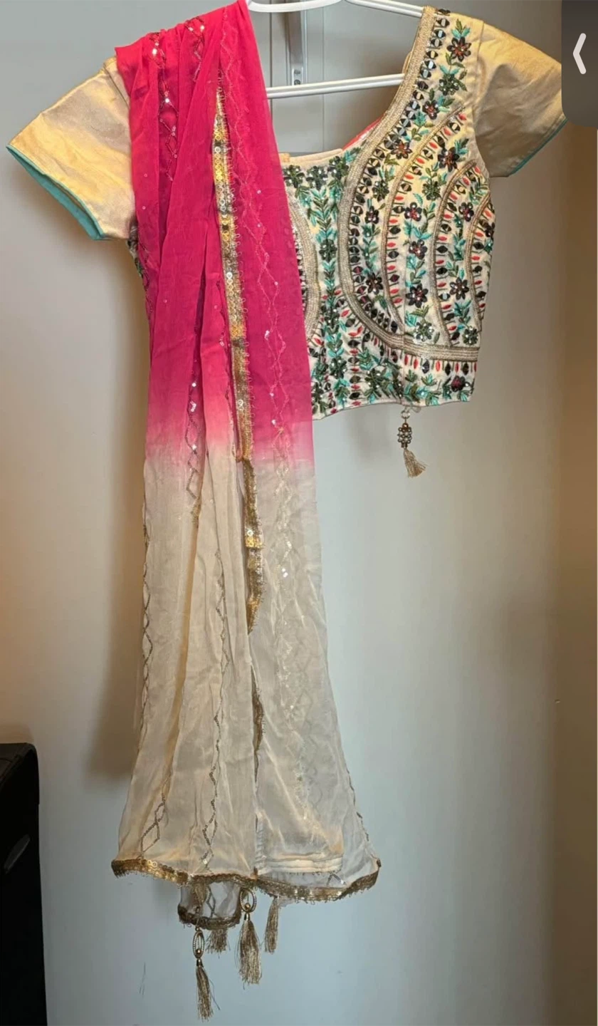 Indian Sari Skirt and Blouse Set with Dupatta - photo 3