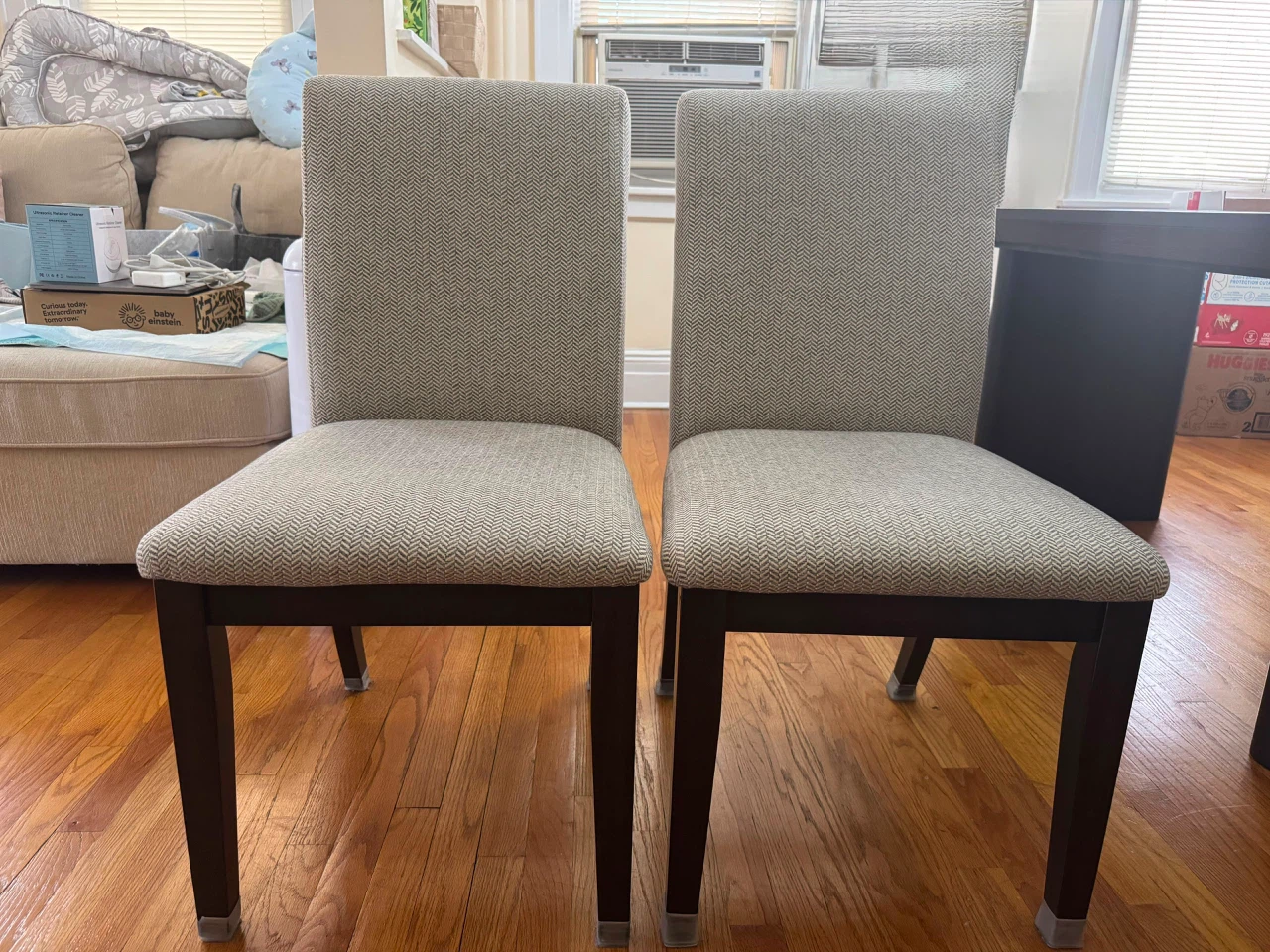 Like New Dark Brown Dining Table + Chairs (Set of 6) - photo 3