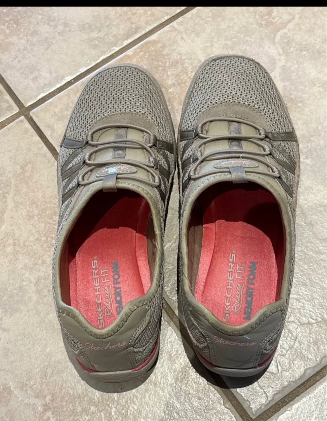 Skechers Relaxed Fit Memory Foam Women's Sneakers Size 8