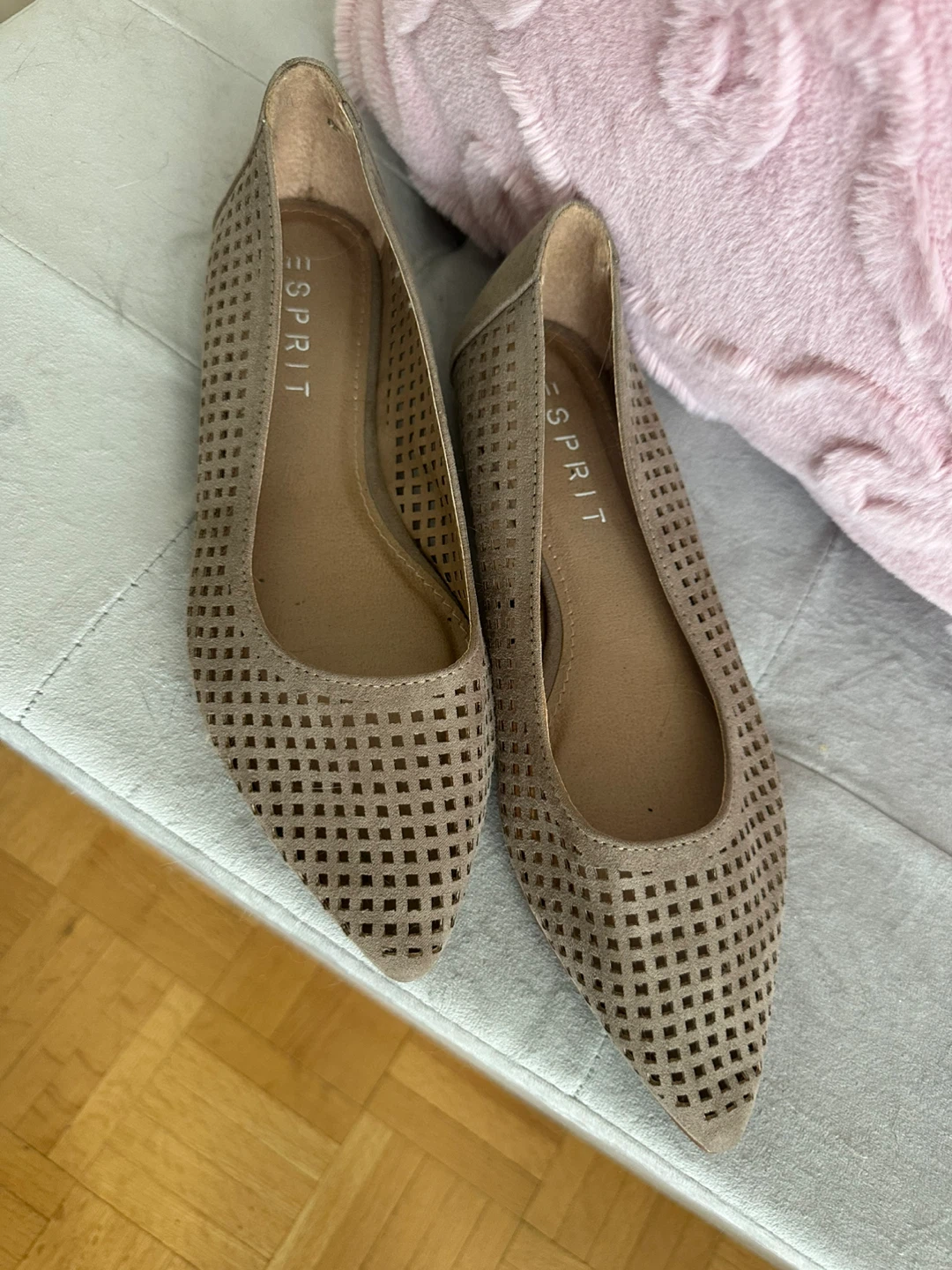 Esprit Women's Perforated Flats