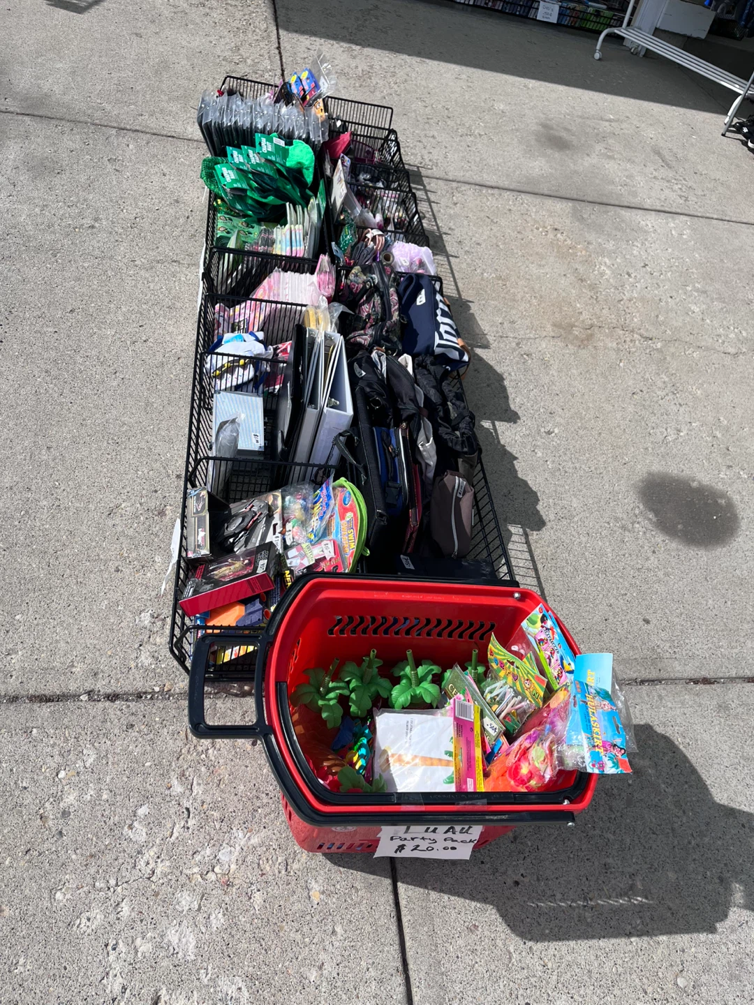 GARAGE SALE - photo 3